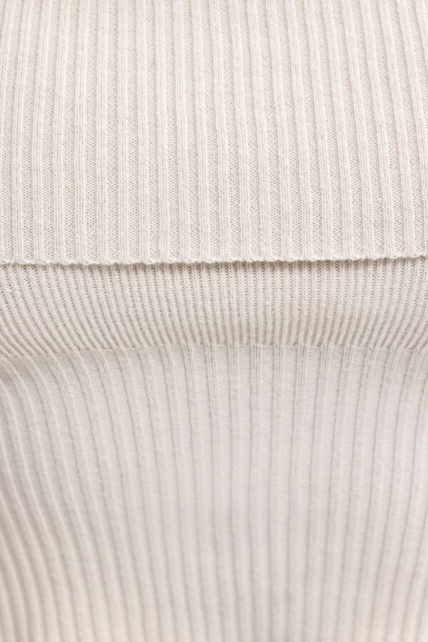 Bandeau Chunky Knit Crop Top in Cream - Image 4
